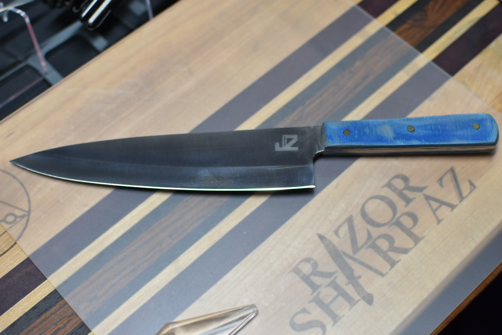 Razor Sharp AZ
