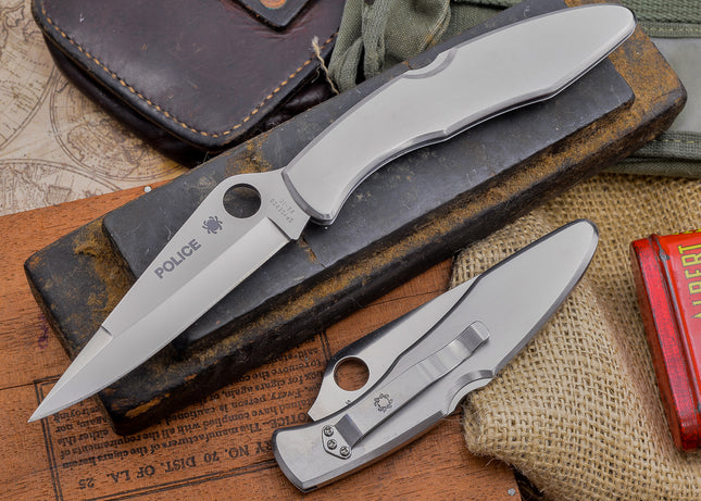 POLICE--STAINLESS STEEL/PLAIN EDGE by Spyderco