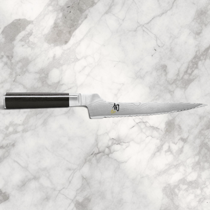 Razor Sharp AZ Shun Classic 8.25-inch offset bread knife with Damascus steel blade and black ebony PakkaWood handle